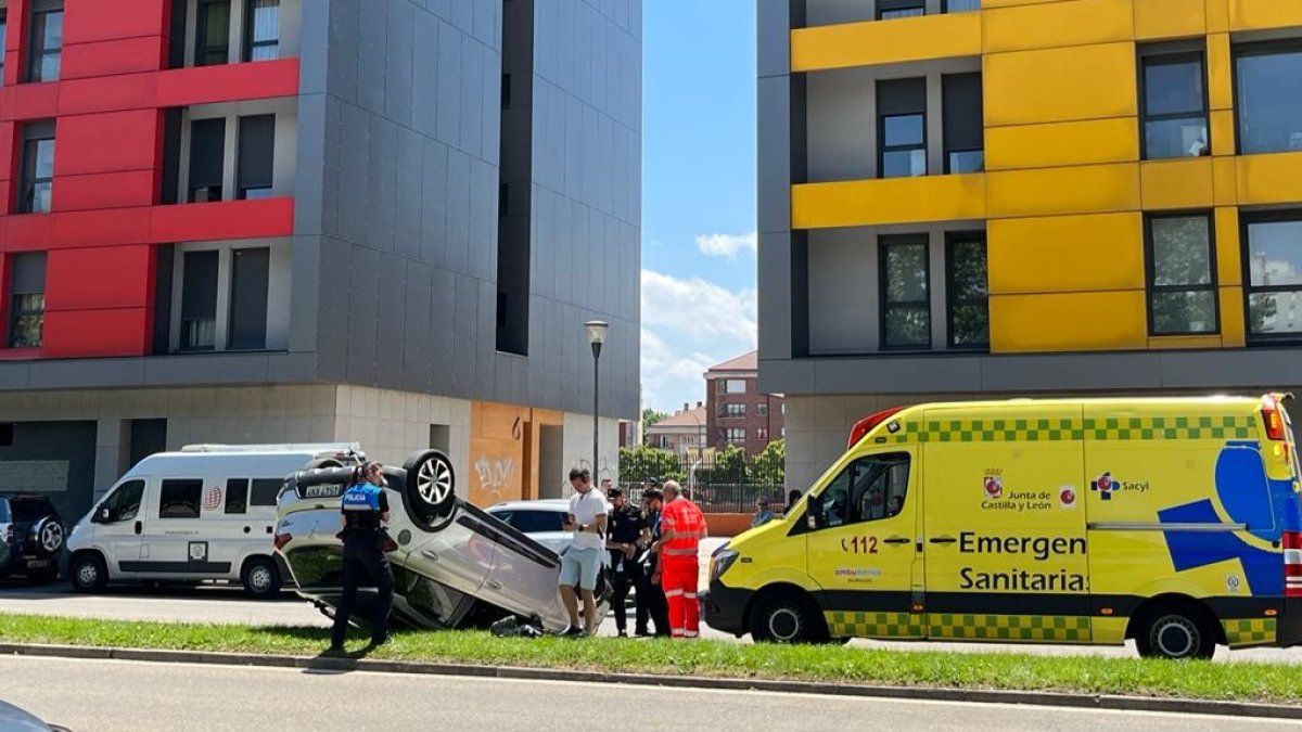 Imagen de un accidente en la avenida Castilla y León. ECB
