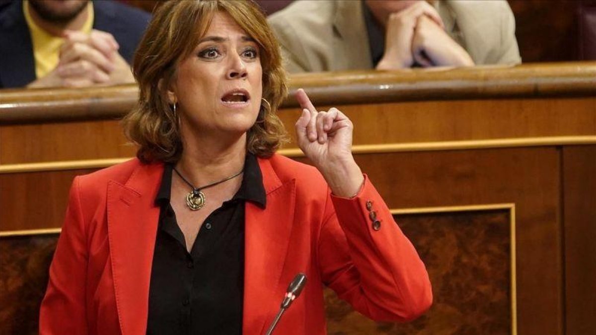 La ministra de Justicia, Dolores Delgado, durante una intervención en el Congreso.-JOSE LUIS ROCA