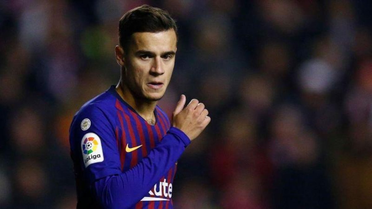 Coutinho, el pasado sábado en Vallecas donde fue sustituido por Valverde.-AFP / BENJAMIN CREMEL