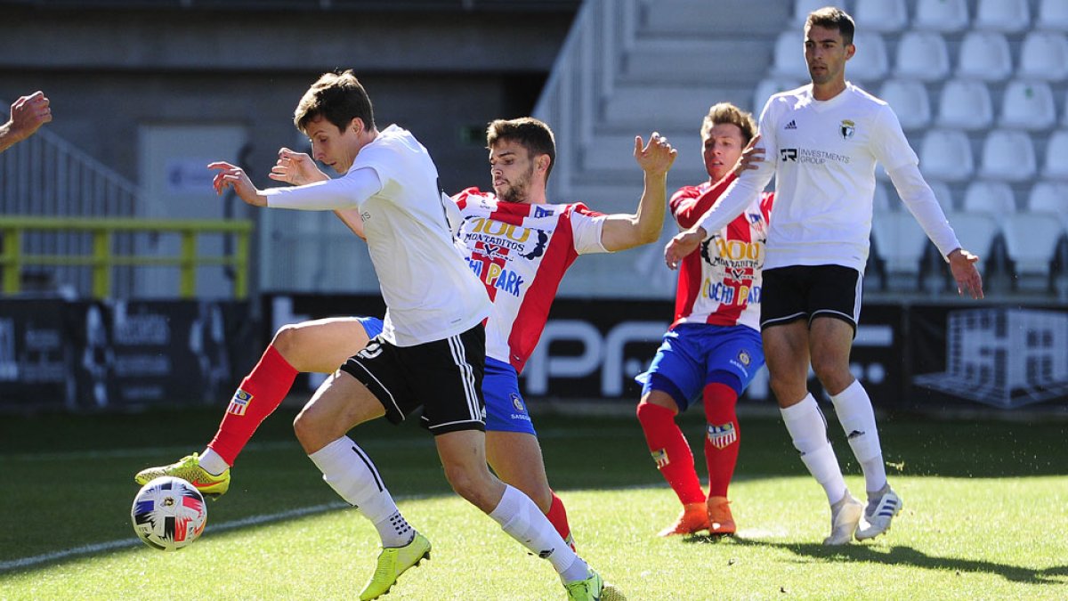 El Burgos CF ya jugó con público su último amistoso de la pretemporada. / ISRAEL L. MURILLO