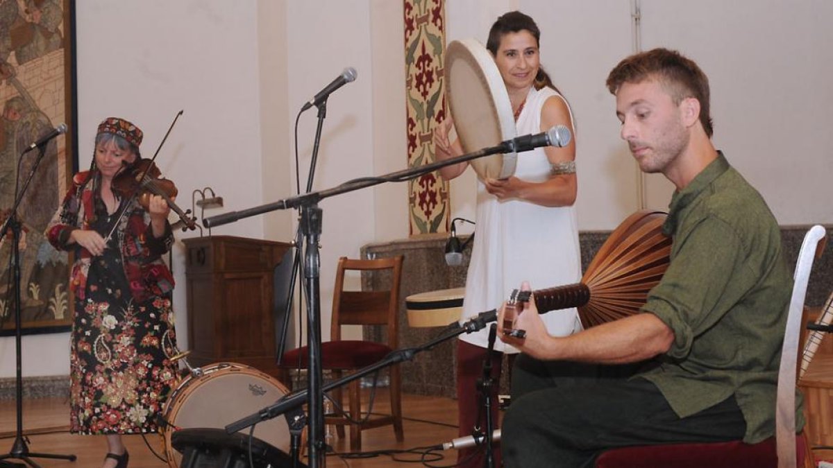 Imagen de la actuación ayer, en la capilla de música de las Bernardas, de Besarabia.-ISRAEL L. MURILLO