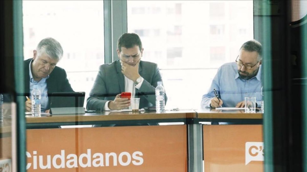 El líder de Ciudadadanos, Albert Rivera, en la reunión que su Ejecutiva celebró este miércoles en Madrid-AGUSTÍN CATALAN