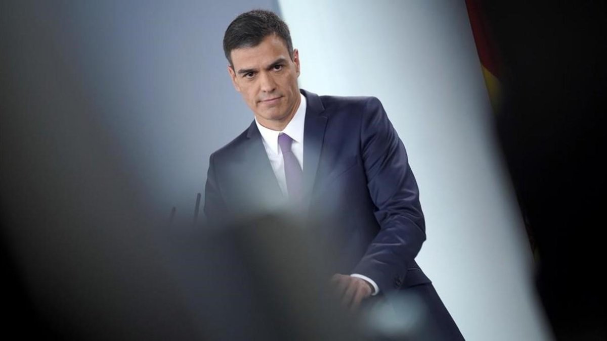 El presidente del Gobierno, Pedro Sánchez, en su comparecencia de prensa antes de marcharse de vacaciones.-JOSÉ LUIS ROCA