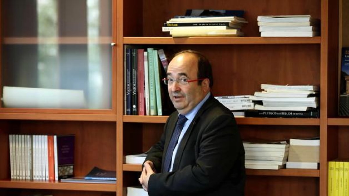 Miguel Iceta, durante una entrevista con la agencia Efe.-EFE / TONI ALBIR