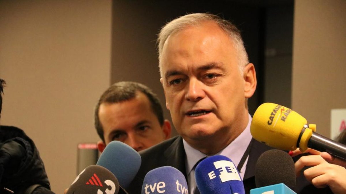El eurodipitado del PP, Esteban Gonzalez Pons, cree que los exconsellers desmontan su mentira si basan sus críticas en la comida de la cárcel.-BLANCA BLAY (ACN)