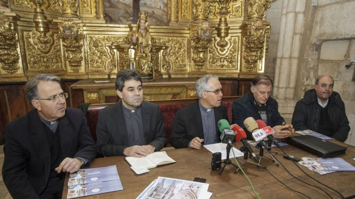 Elías González, Vicente Rebollo, Juan Álvarez Quevedo, Antonio García Ibeas y José Luis Lastra, de i. a d.-Santi Otero