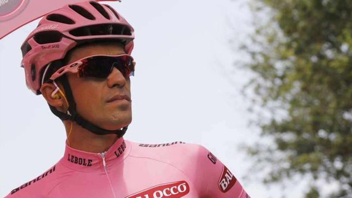 Alberto Contador, este jueves, en una imagen de la salida de la sexta etapa.-AP