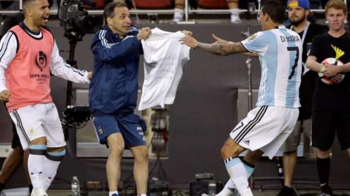 Di Maria, tras anotar el primer gol del partido.-TWITTER
