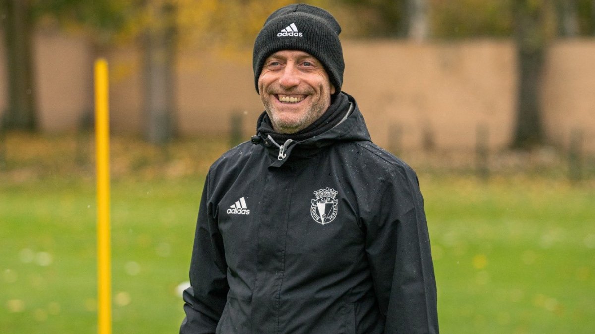 Calero se ríe de las críticas. 