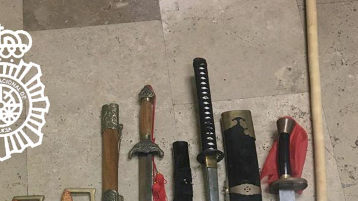 Armas incautadas als detenido.-ECB