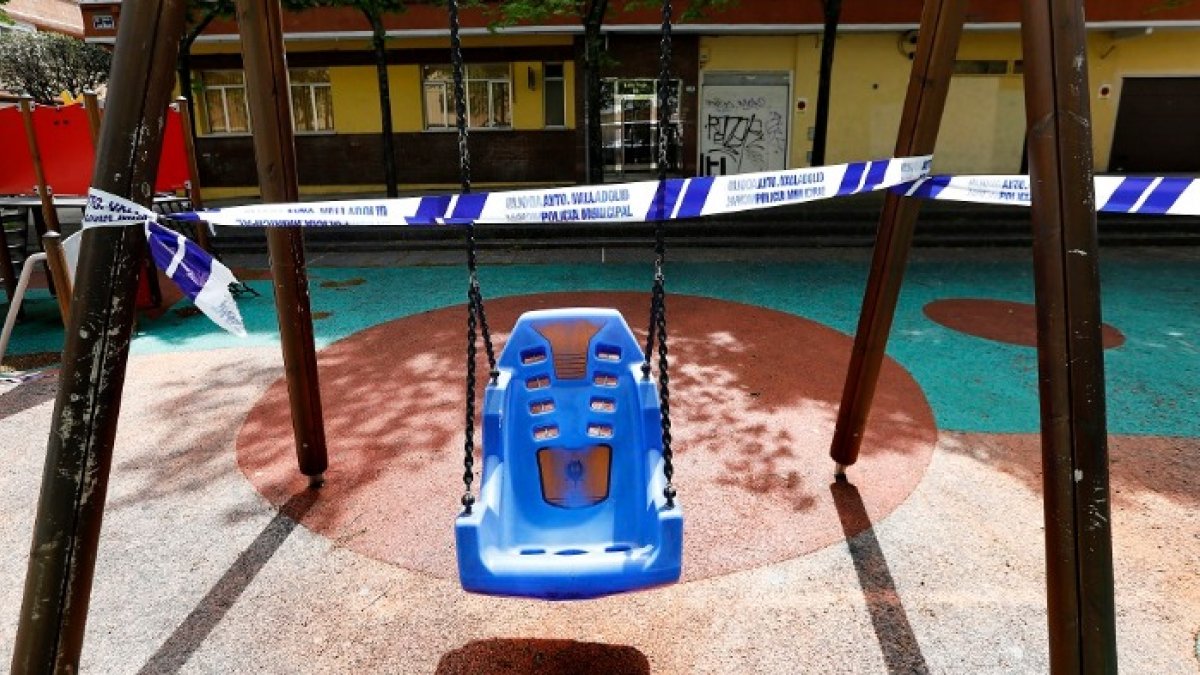 Los niños han tenido los parques cerrados durante varios meses este año. J. M. LOSTAU