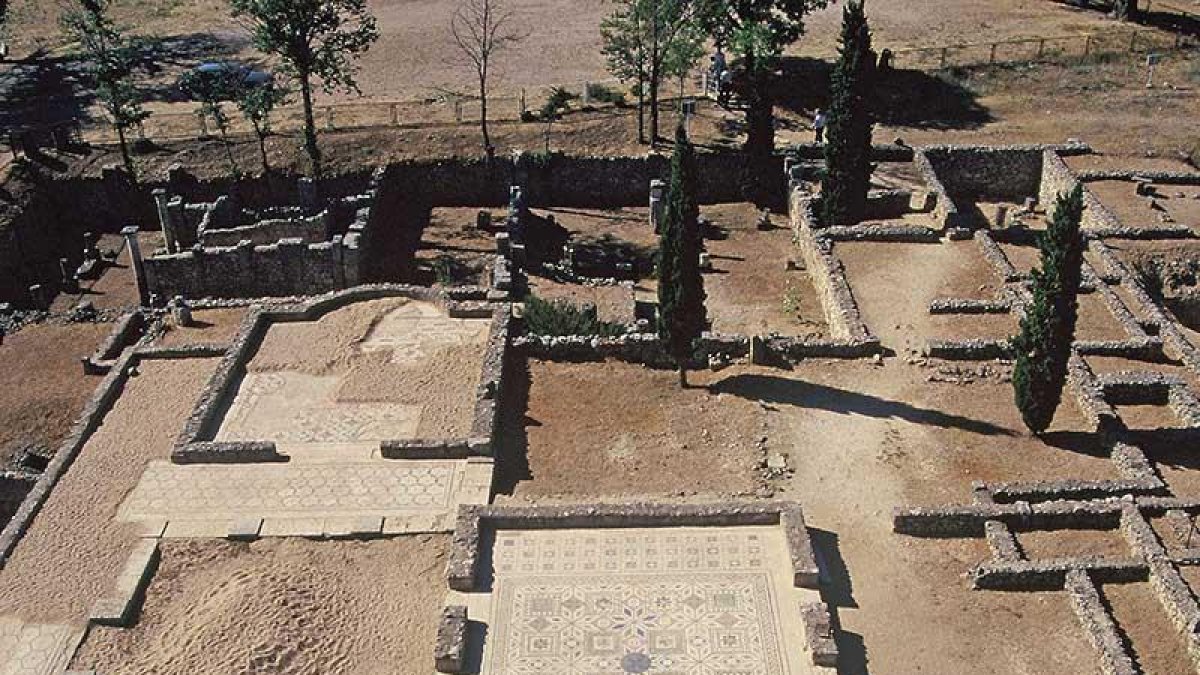 El proyecto mejorará las instalaciones de acogida de visitantes en los yacimientos, más de 16.000 sólo en 2015.-ECB