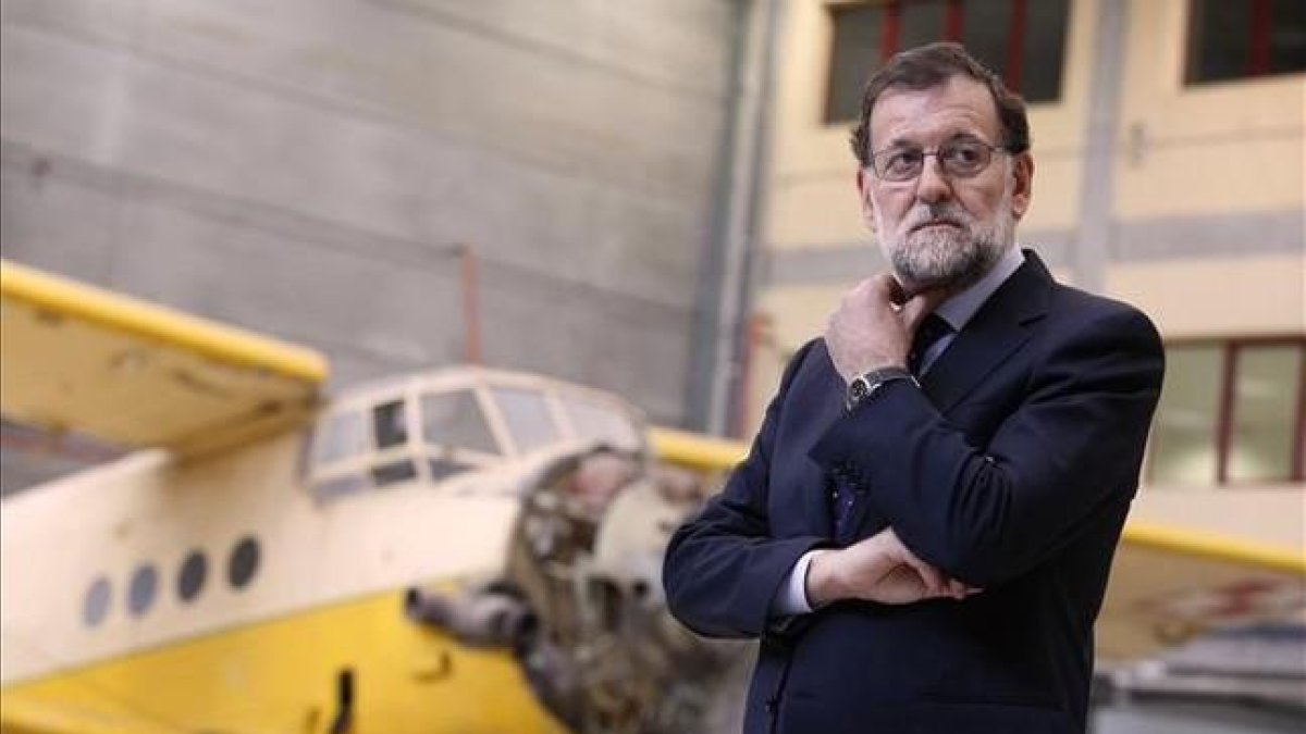 Mariano Rajoy, durante su visita a un centro de formación profesional de Madrid.-JUAN MANUEL PRATS