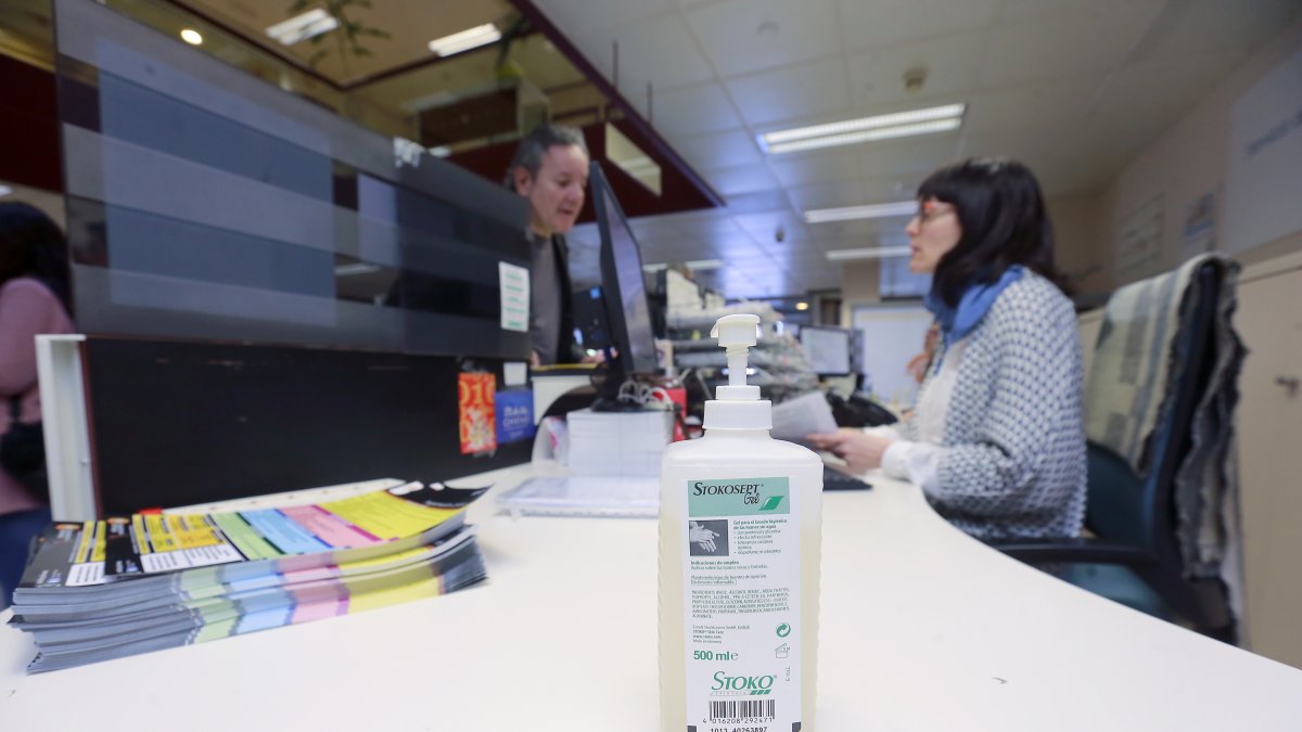 Difusor hipoalergénico en uno de los puestos  de atención del Ayuntamiento. RAÚL G. OCHOA