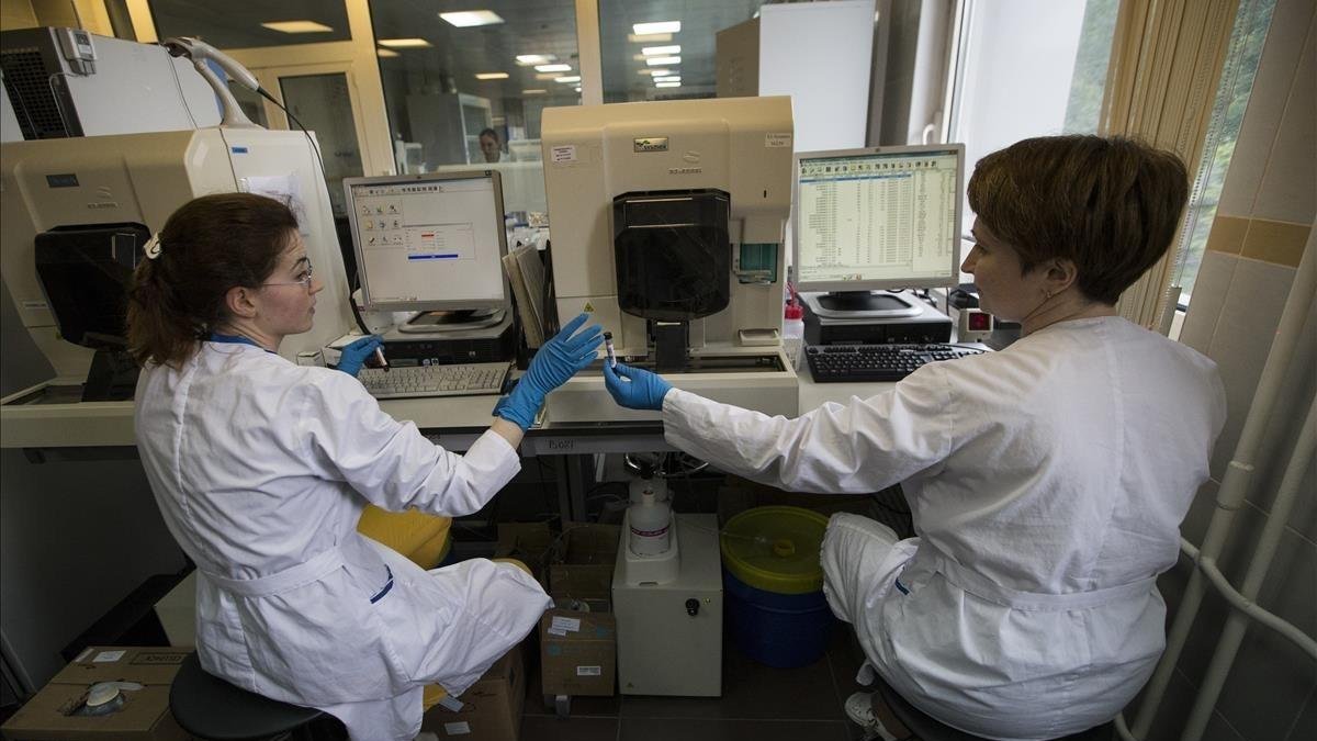 Imagen de archivo del laboratorio de Moscú, donde se realizaban los controles antidopaje-ALEXANDER ZEMLIANICHENKO (AP)