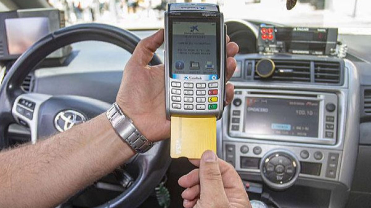 La investigada denunció faslsamente los cargos a su tarjeta. ECB