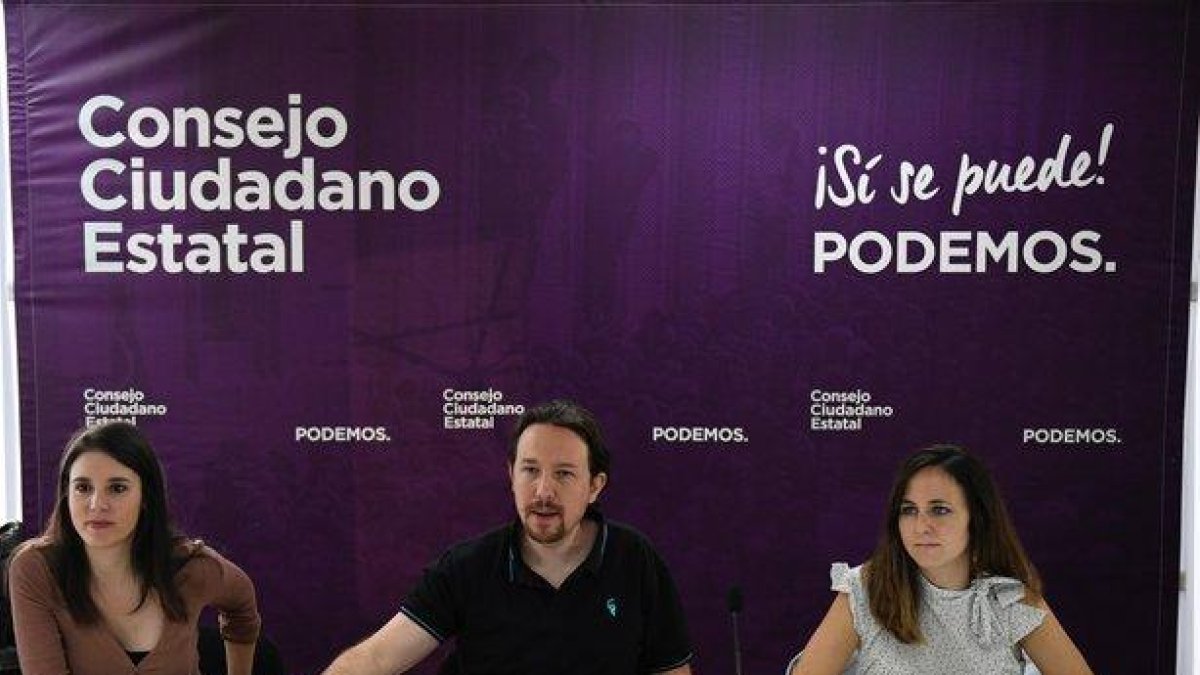 Pablo Iglesias preside el Consejo Ciudadano de Podemos, este sábado en Madrid, junto a Irene Montero e Ione Belarra.-EFE