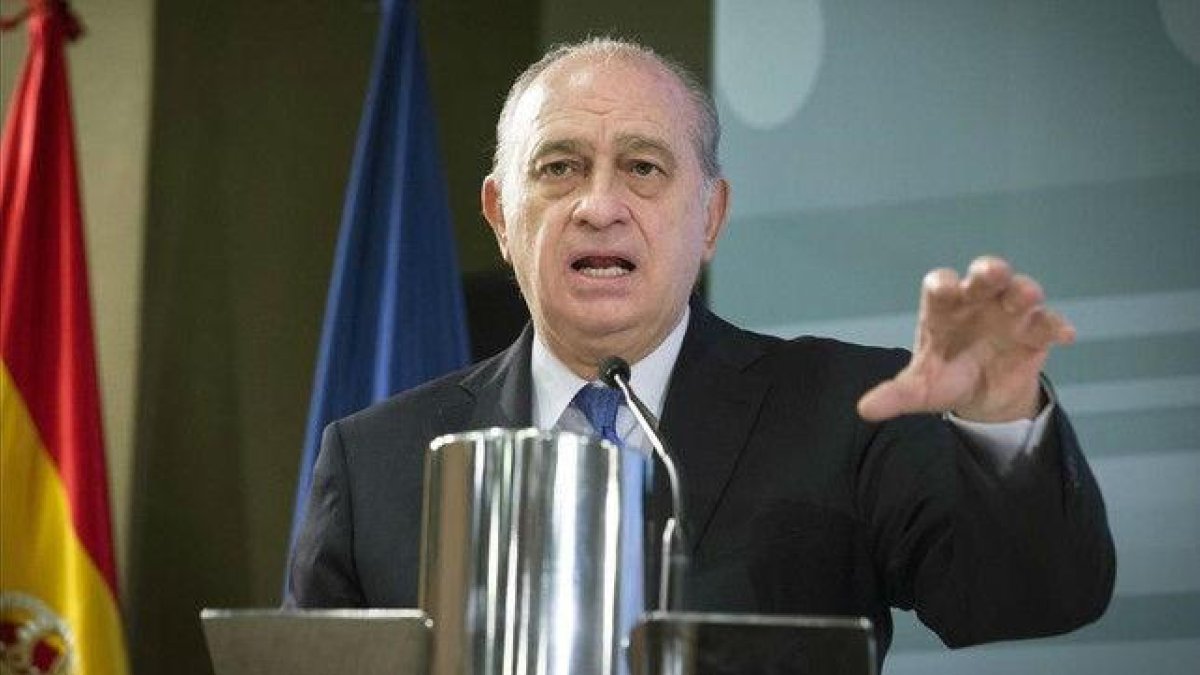 El ministro del Interior en funciones, Jorge Fernández Díaz.-LUCA PIERGIOVANI