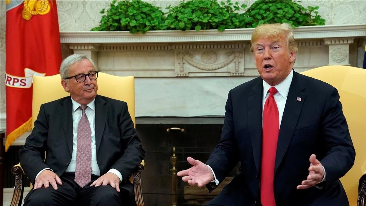 Trump y Juncker, en el Despacho Oval. /-REUTERS / KEVIN LAMARQUE