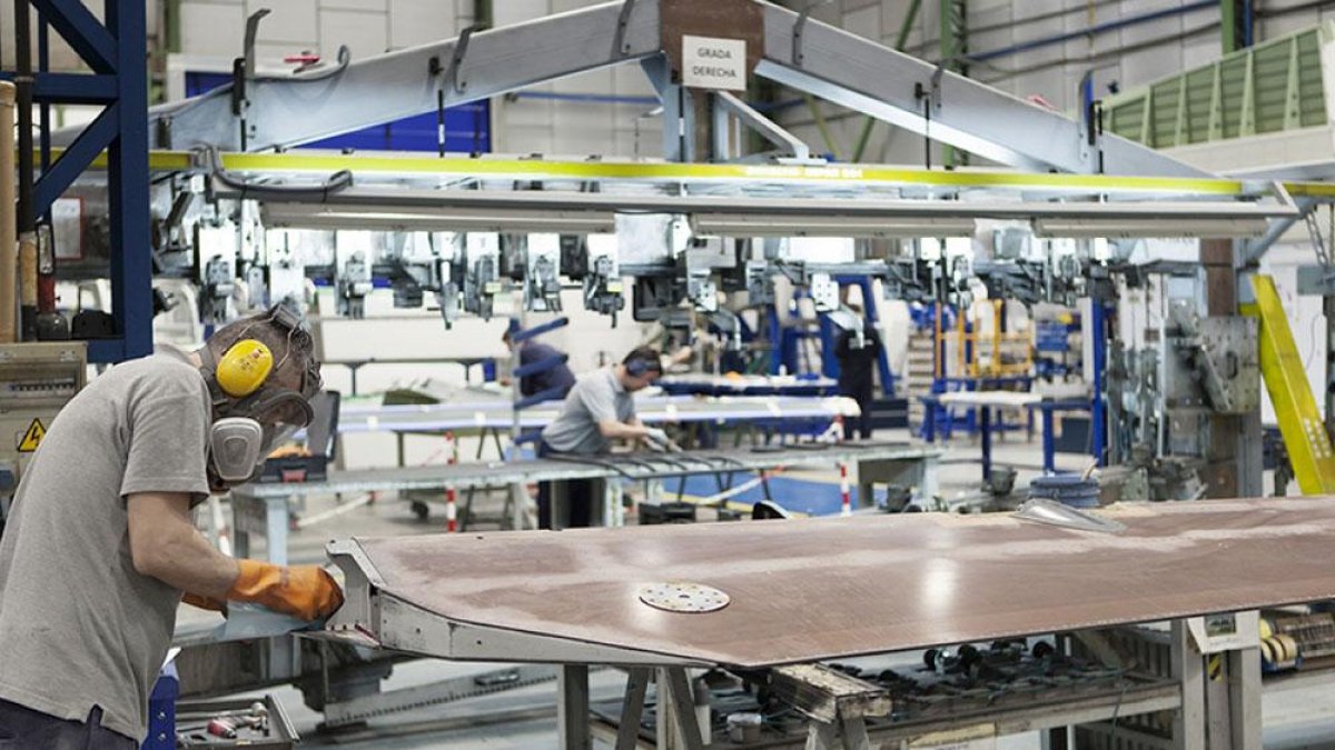 Fase final de montaje de los primeros componentes del proyecto EWIRA para Airbus D&S.-ECB