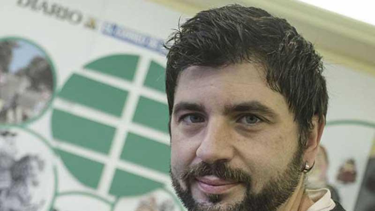 Alberto Pérez hablará hoy de poesía en el MEH.-