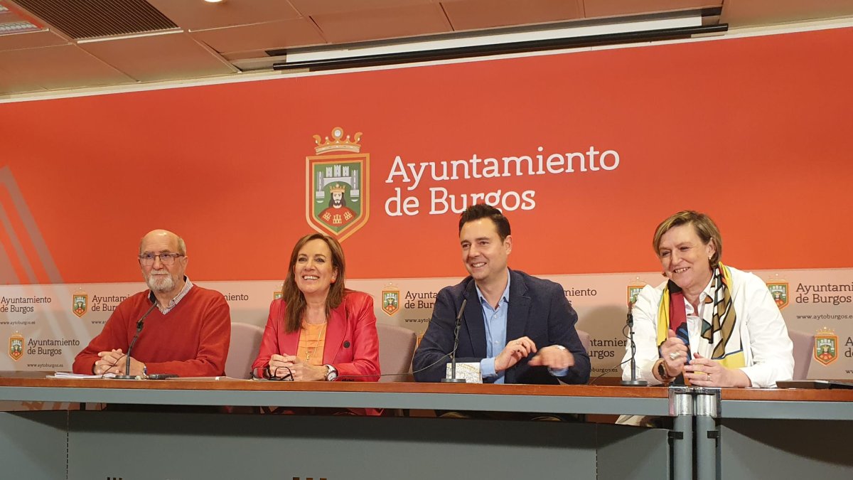 Juan Ruiz, Rosario Pérez, Daniel de la Rosa y Adelaida Sagarra, durante la presentación de la exposición. ECB.