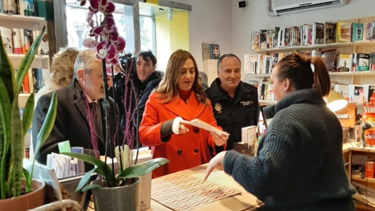 La delegada del Gobierno en Castilla y León, Virginia Barcones, en la presentación de la campaña Comercio Seguro. ECB