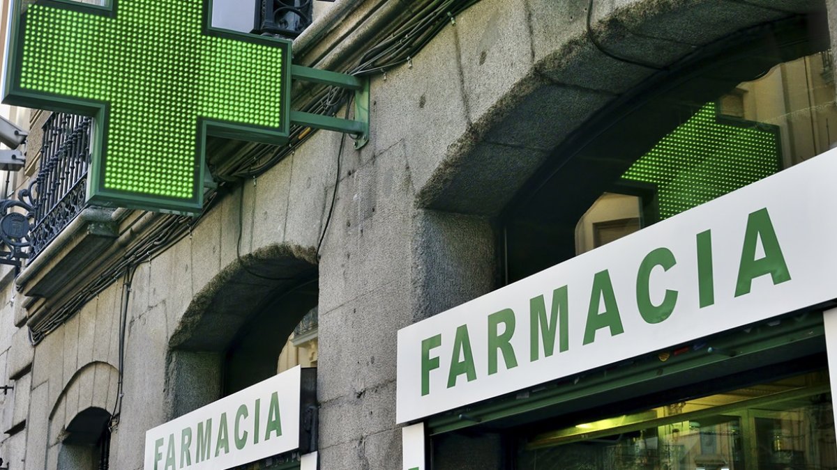 Para los pueblos, la farmacia es un servicio fundamental