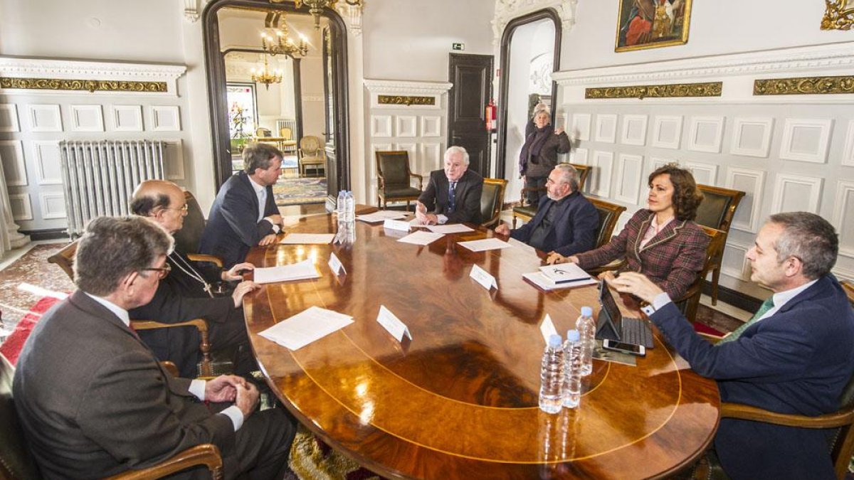Imagen de la reunión celebrada ayer en el Palacio de Castilfalé.-ISRAEL L. MURILLO