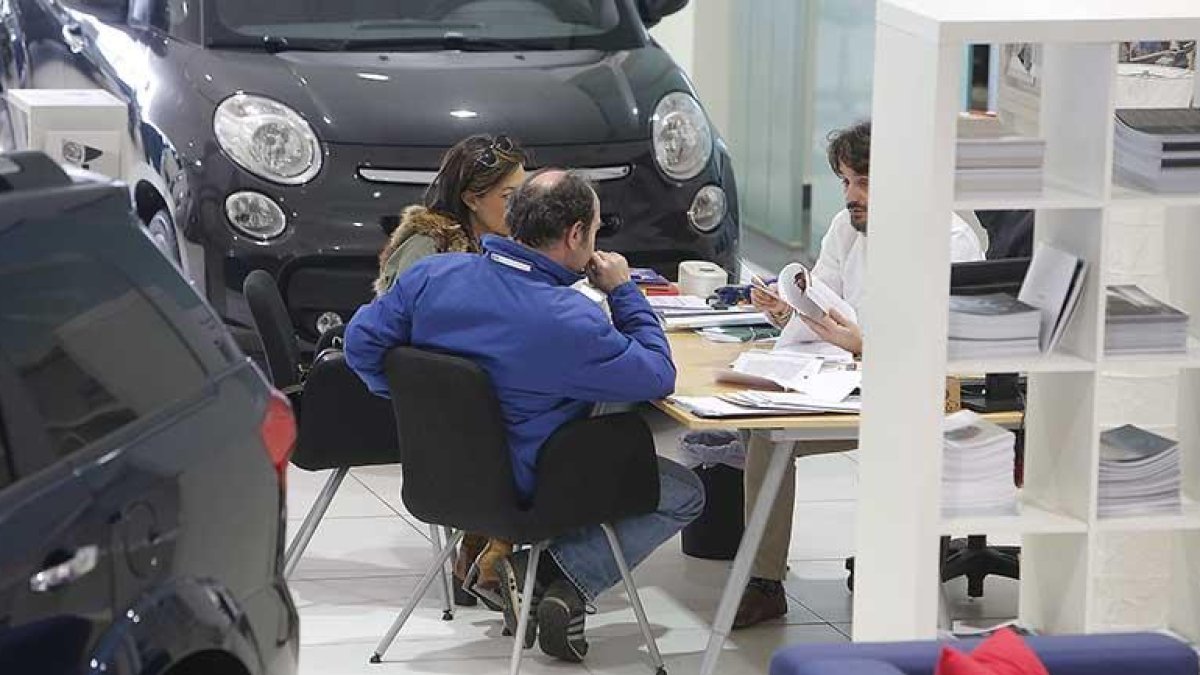 La venta a particulares sube casi un 2% en octubre y un 9,76% desde enero.-R. OCHOA