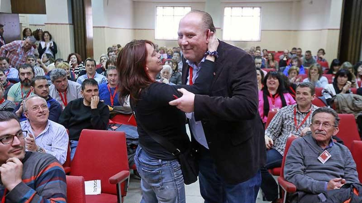 ÁngelCitores, en el momento en que es proclamado secretario provincial de CCOO.-RAÚL G. OCHOA
