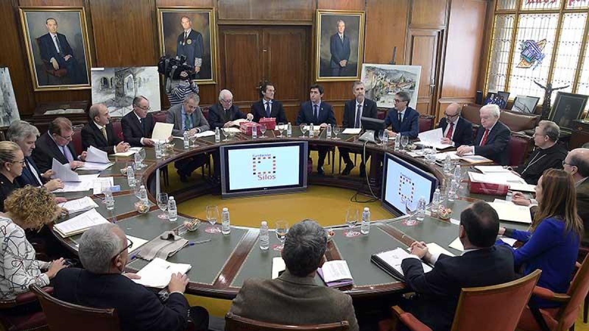 Imagen de la reunión de ayer de la Fundación Silos.-ICAL