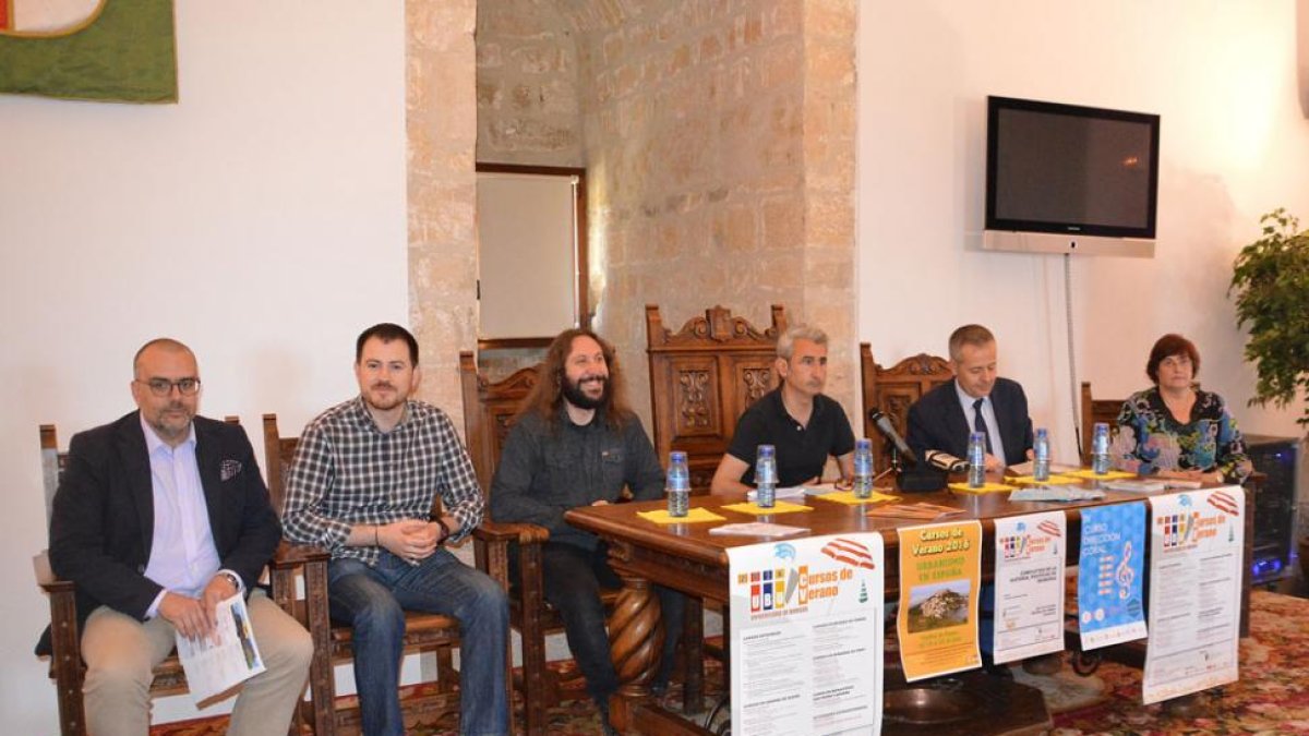 Un momento de la presentación de los cursos celebrada en Medina de Pomar-ECB