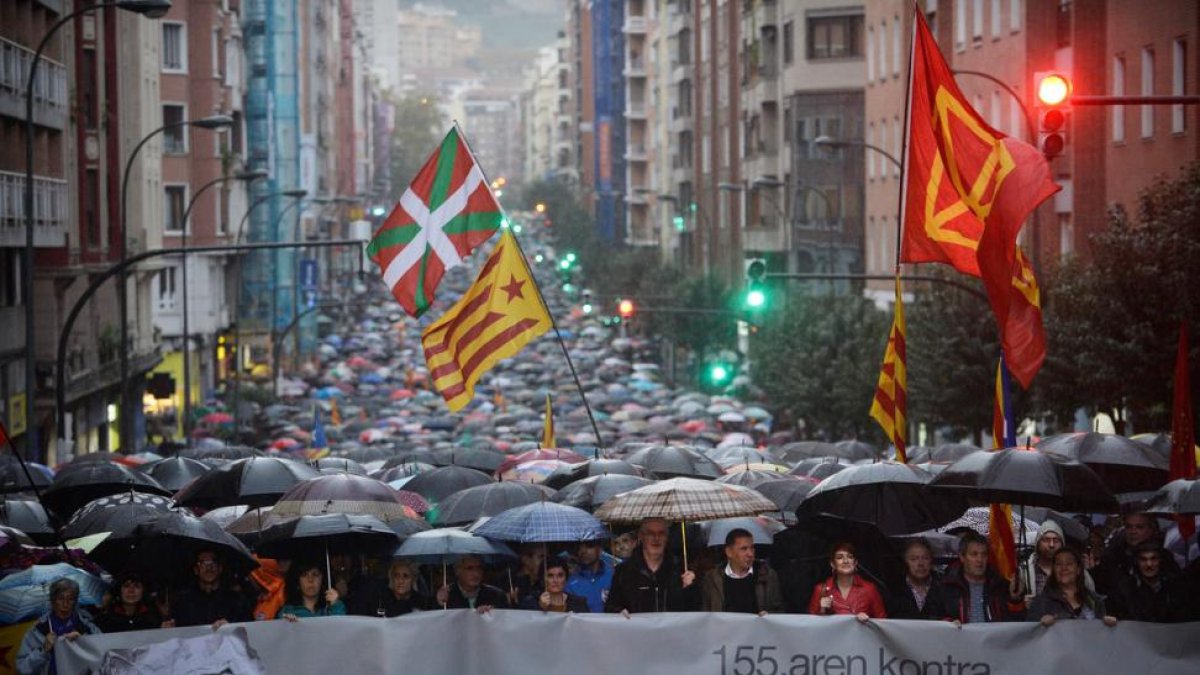 El Parlamento Vasco rechaza la moción de EH Bildu a favor de reconocer la república catalana.-/ VINCENT WEST (REUTERS)