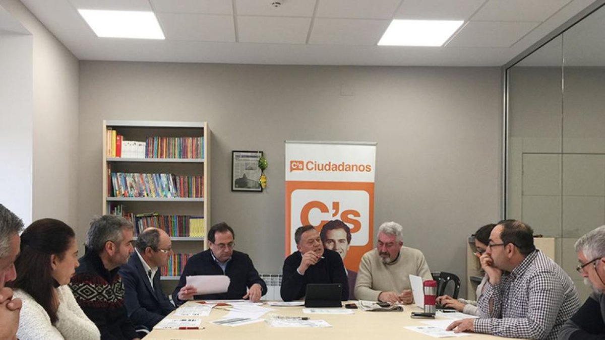 Los miembros de C’s debatieron sobre el borrador del Presupuesto provincial.-ECB