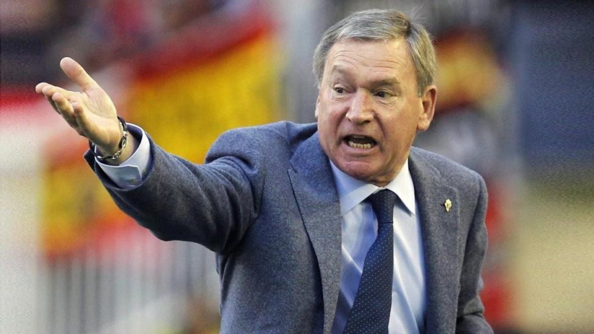 Clemente, en un partido como entrenador del Sporting.-EFE / ESTEBAN COBO