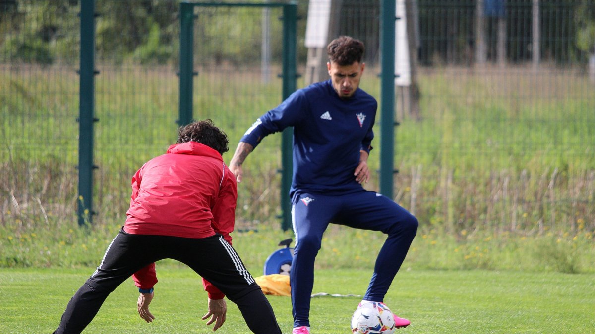 Sergio Moreno se entrenó ayer con el Mirandés.