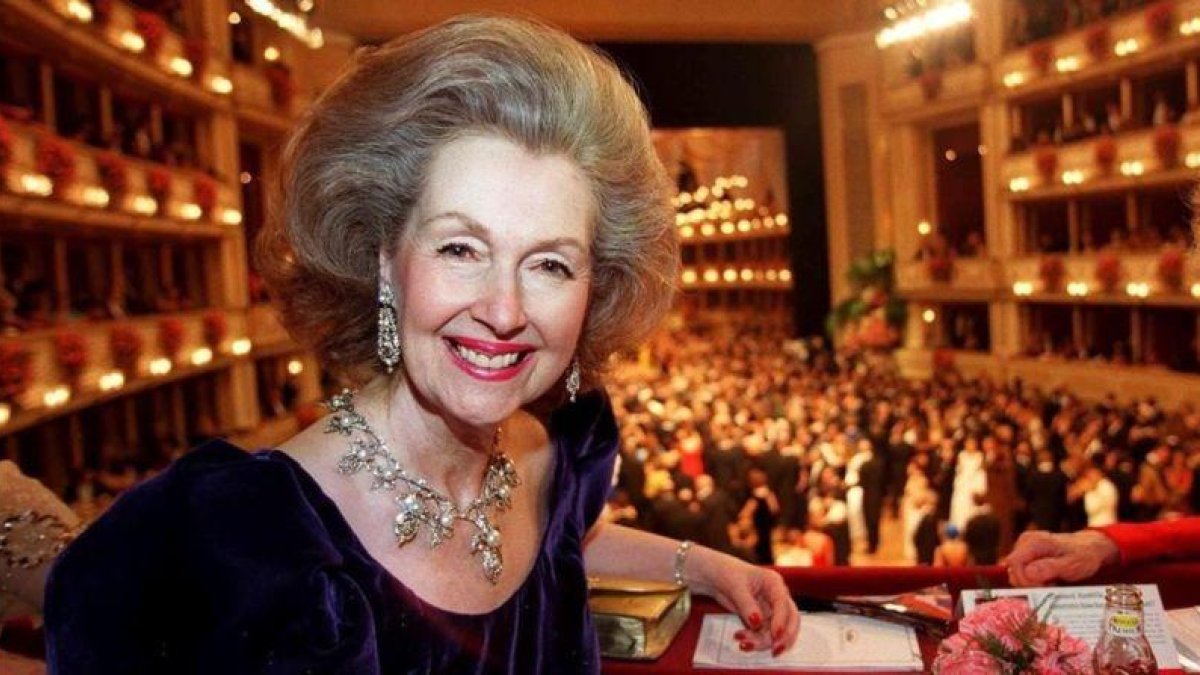Raine condesa de Spencer en 1998, en el baile de la Opera de Viena-EFE / ROLAND SCHLAGER