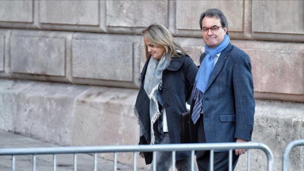 Artur Mas, a su llegada al TSJC, este jueves.-FERRAN SENDRA