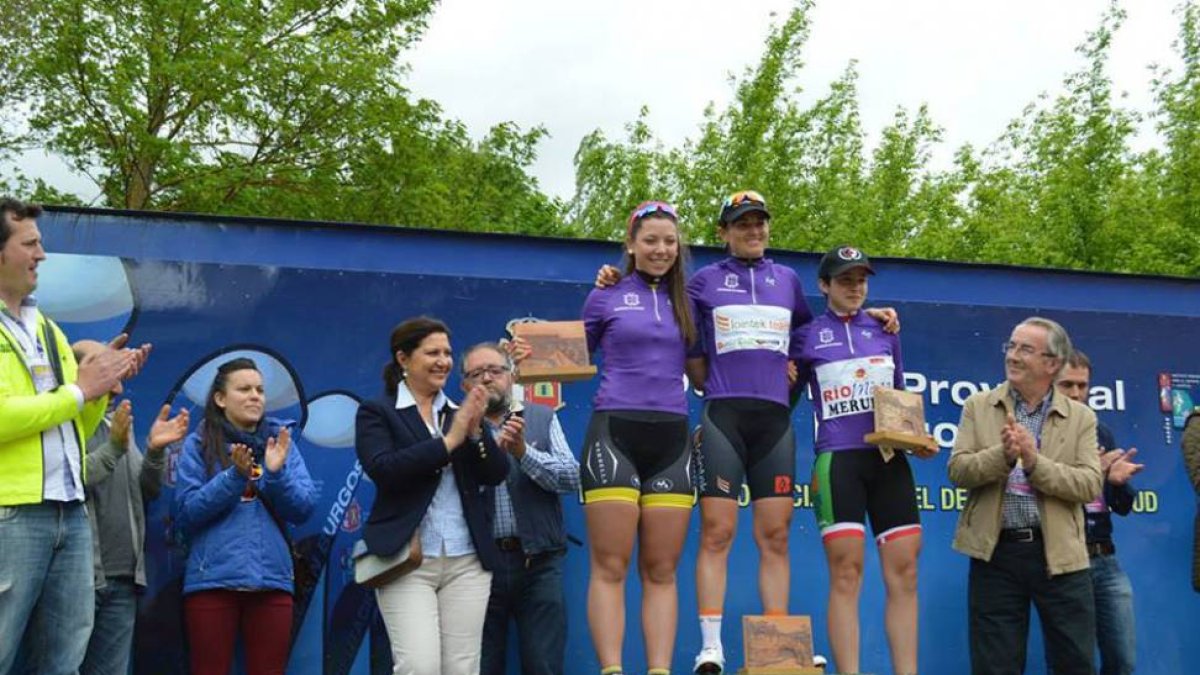Foto de familia de las ganadoras de las tres categorías. ECB-ECB