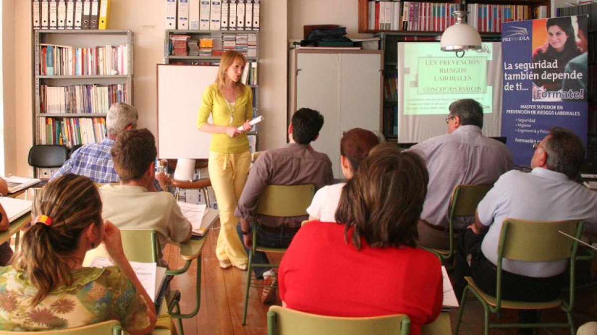 Clase presencial organizada por la Cámara de Comercio de Briviesca.-G.G.