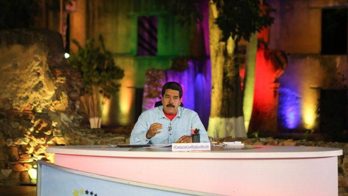 Nicolás Maduro, en el plató donde graba 'En contacto con Maduro', este martes en Caracas.-Foto: EFE