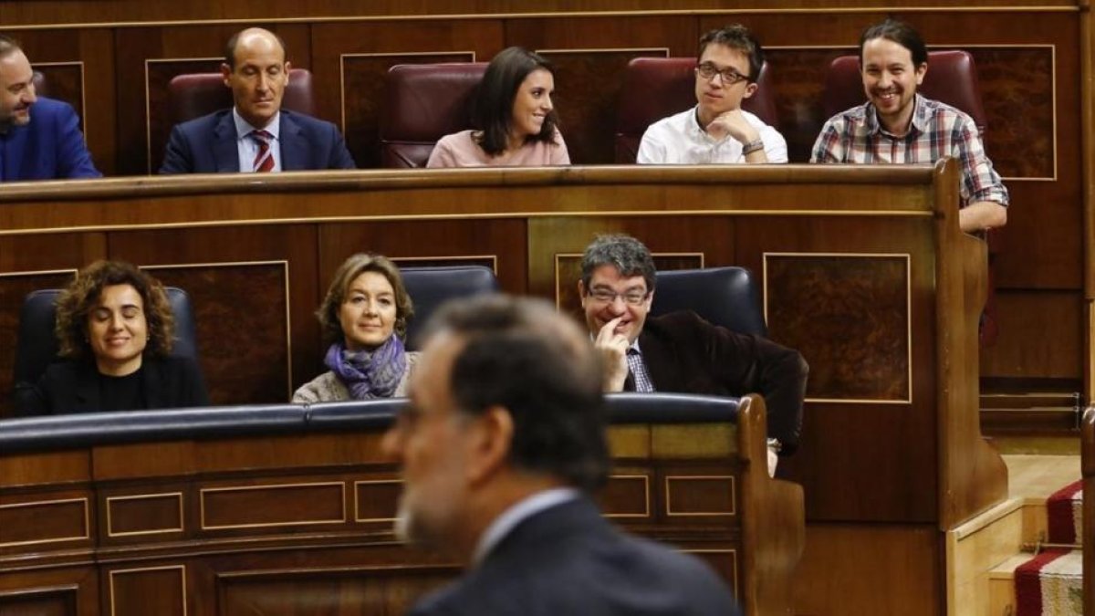Mariano Rajoy se dirige al Congreso, este miércoles durante la sesión de control al Gobierno.-AGUSTÍN CATALÁN