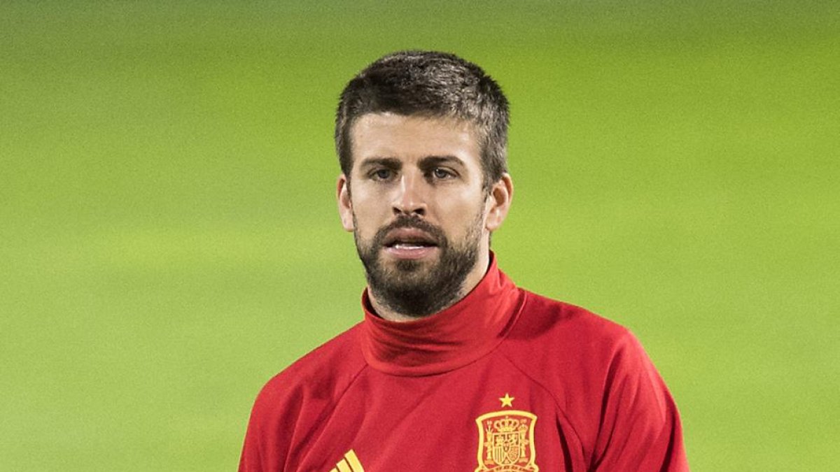 Piqué, durante una sesión de entrenamiento con la selección española-AP