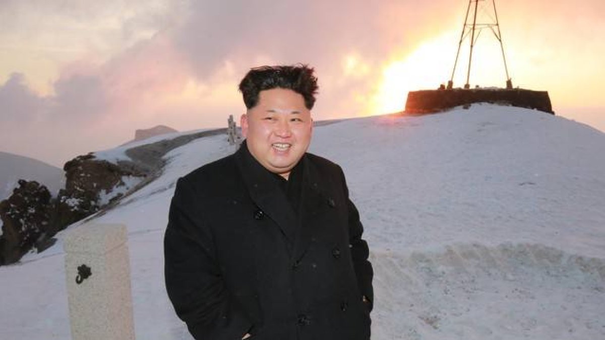 Jong-Un en la cima del Monte Paekdu.-Foto: KCNA