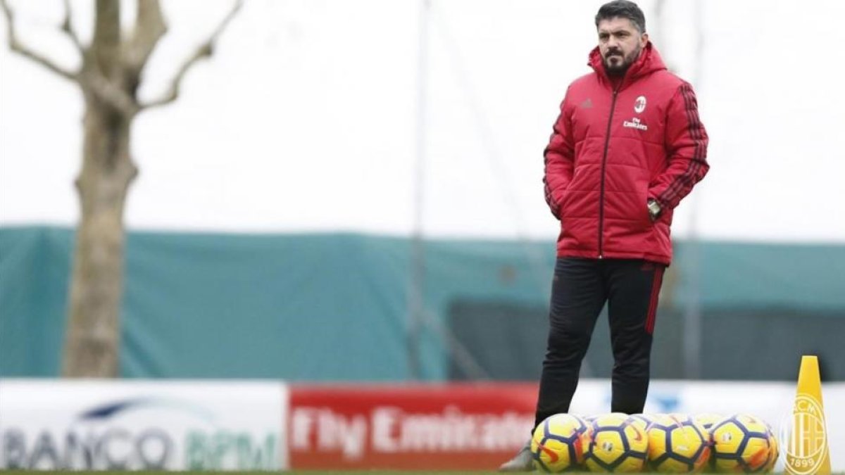 Gattuso, en el primer entrenamiento del Milan, en las instalaciones de Milanello.-EL PERIÓDICO
