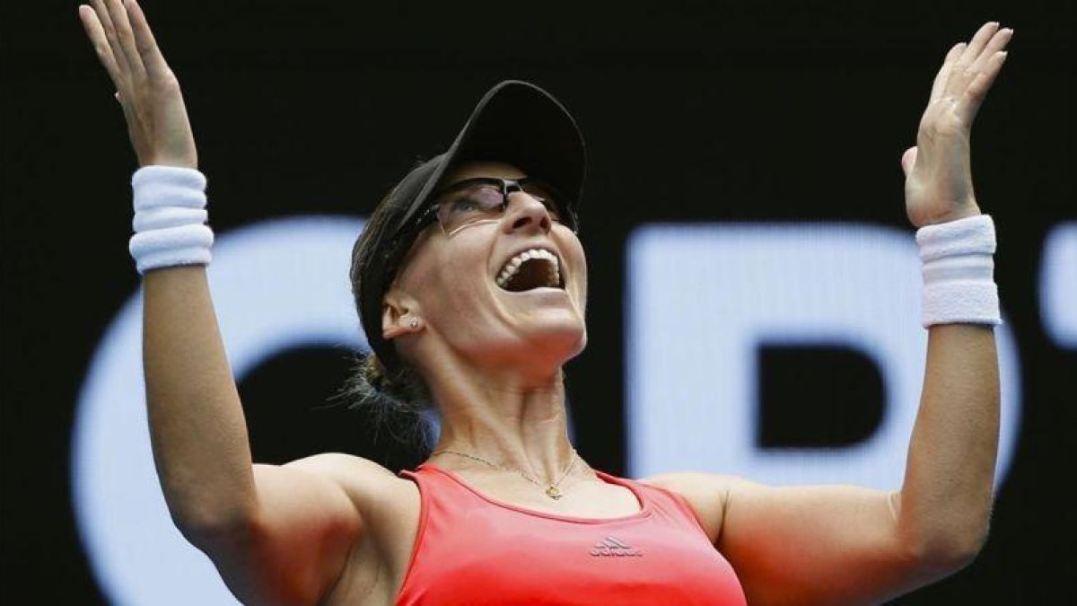 Mirjana Lucic-Baroni celebra su clasificación para los cuartos de final en Australia.-REUTERS / ISSEI KATO