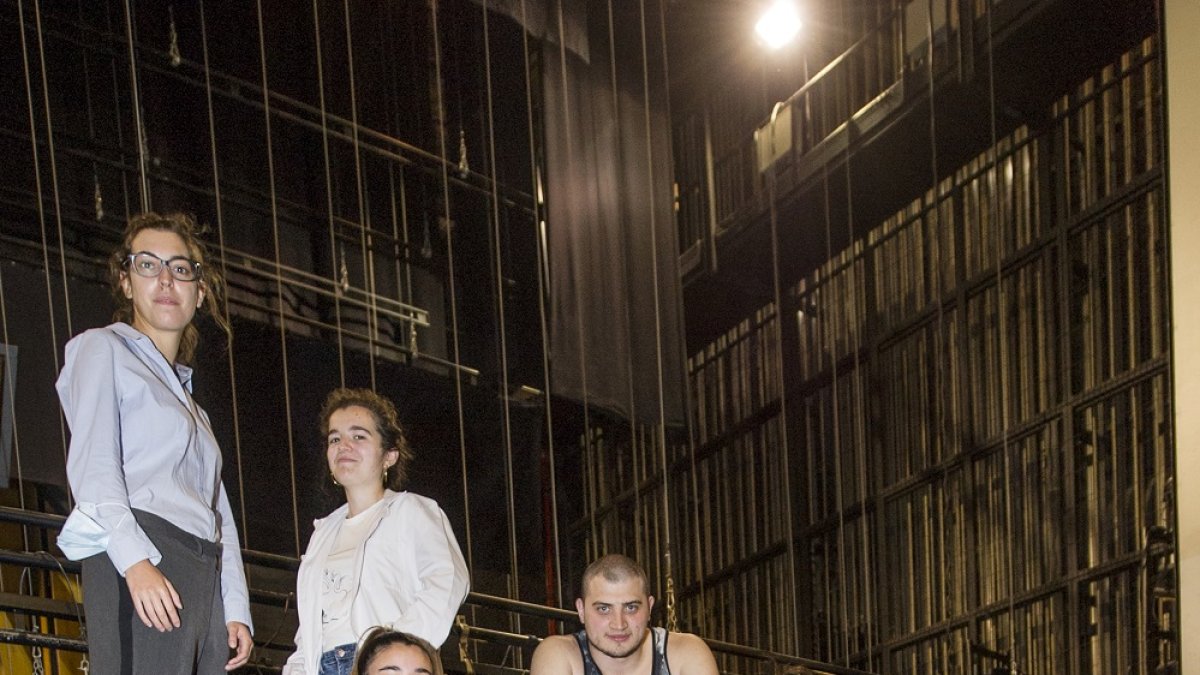 La XXXI promoción de la Escuela Municipal de Teatro presenta el fruto de su proceso de tres años de aprendizaje. ISRAEL L. MURILLO