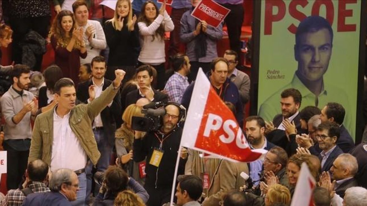 Pedro Sánchez, durante el mitin inaugural de la campaña, el 3 de diciembre en Getafe (Madrid).-AGUSTÍN CATALÁN