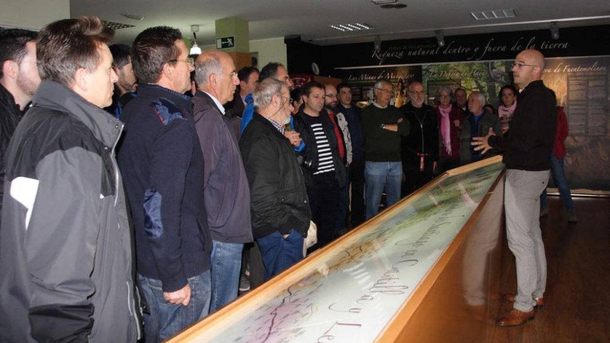 El Centro Digital de Promoción Jacobea acogió el encuentro asociativo y municipal.-G.G.